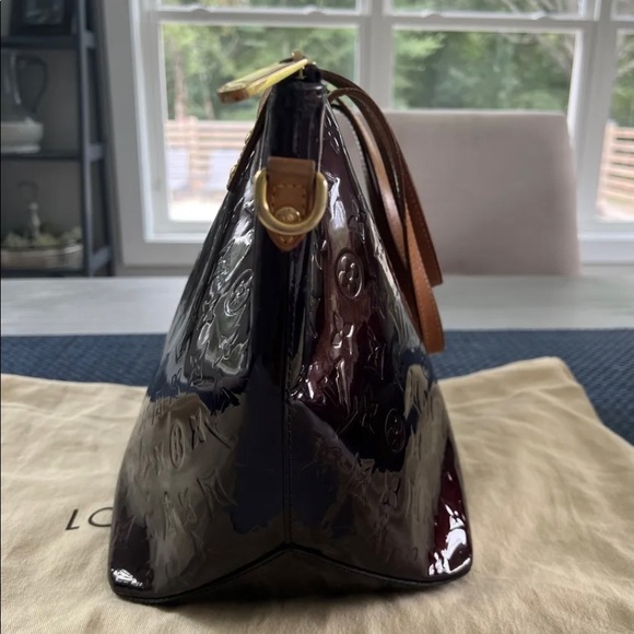 Louis Vuitton Bellevue Handbag Monogram Vernis GM Burgundy - Picture 3 of 10